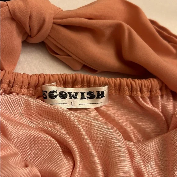 Ecowish Coral Lace Mini Dress
Size Large - Picture 3 of 4